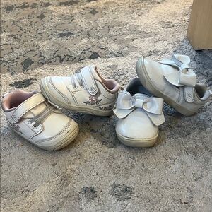 2️⃣ Pair Stride Rite White Shoes
